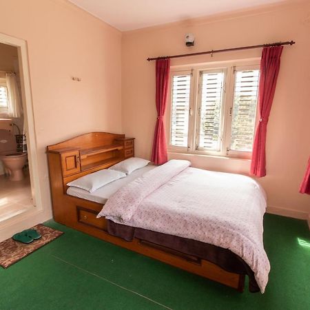 New Tourist Guest House Pokhara Exteriör bild