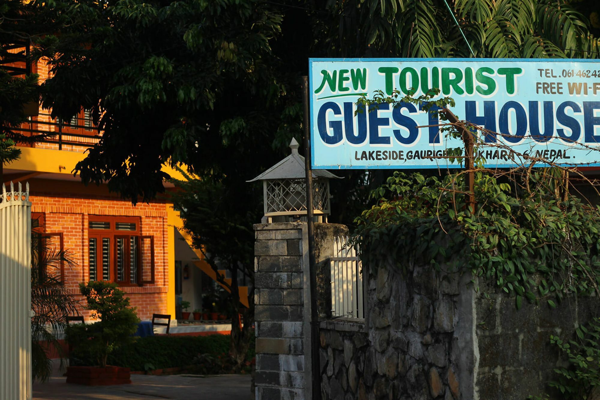 New Tourist Guest House Pokhara Exteriör bild