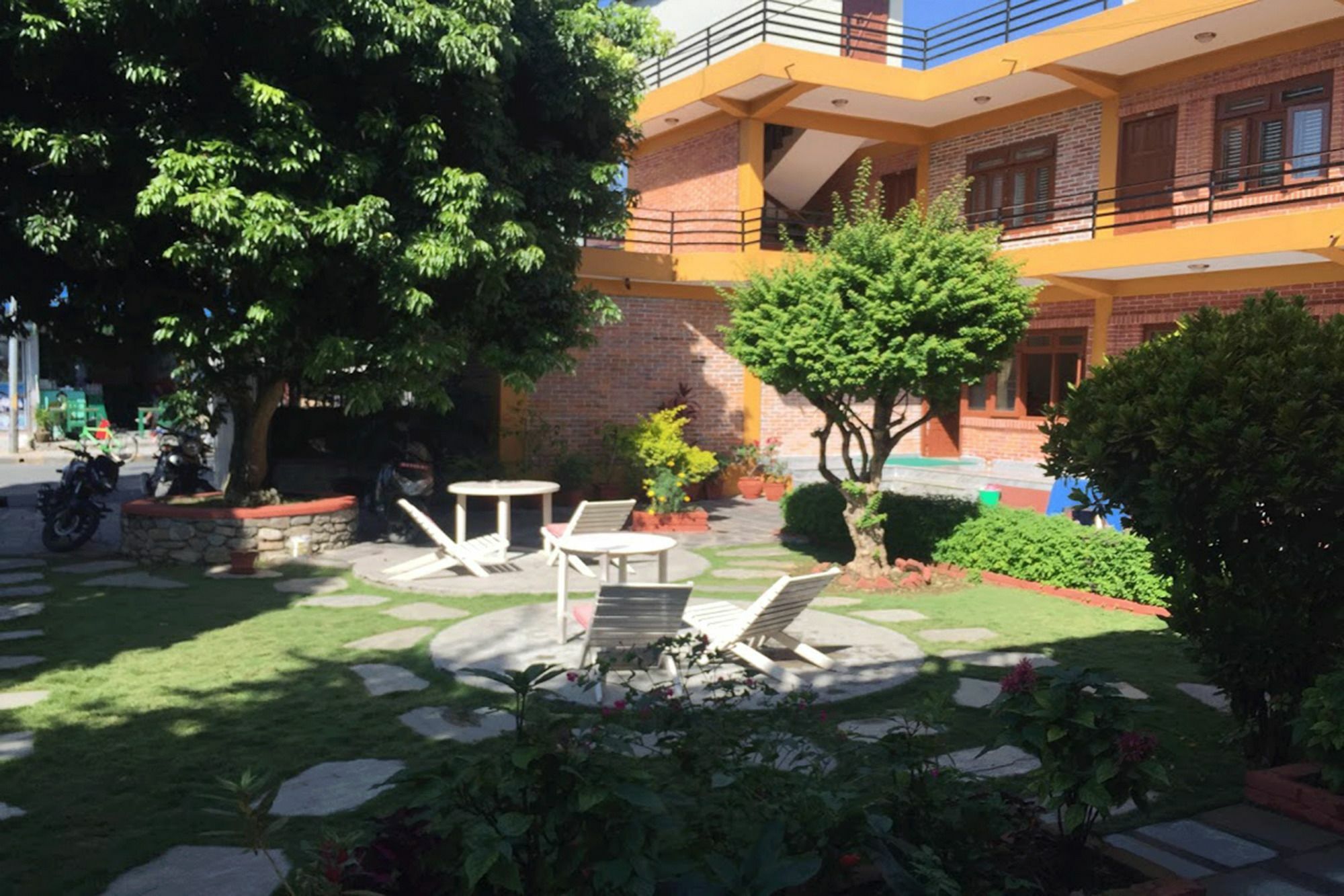 New Tourist Guest House Pokhara Exteriör bild
