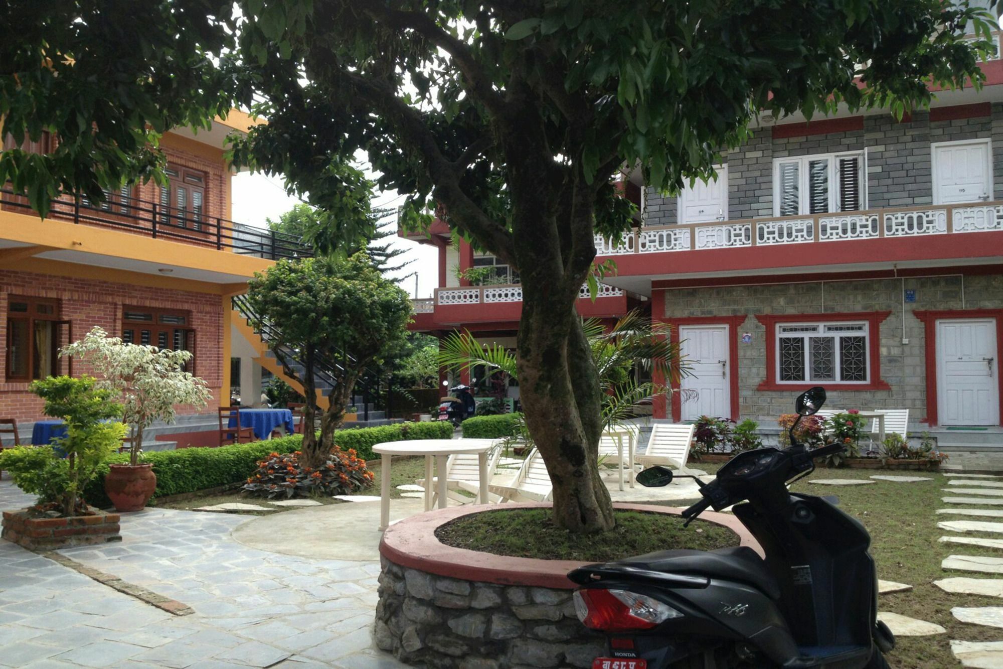 New Tourist Guest House Pokhara Exteriör bild