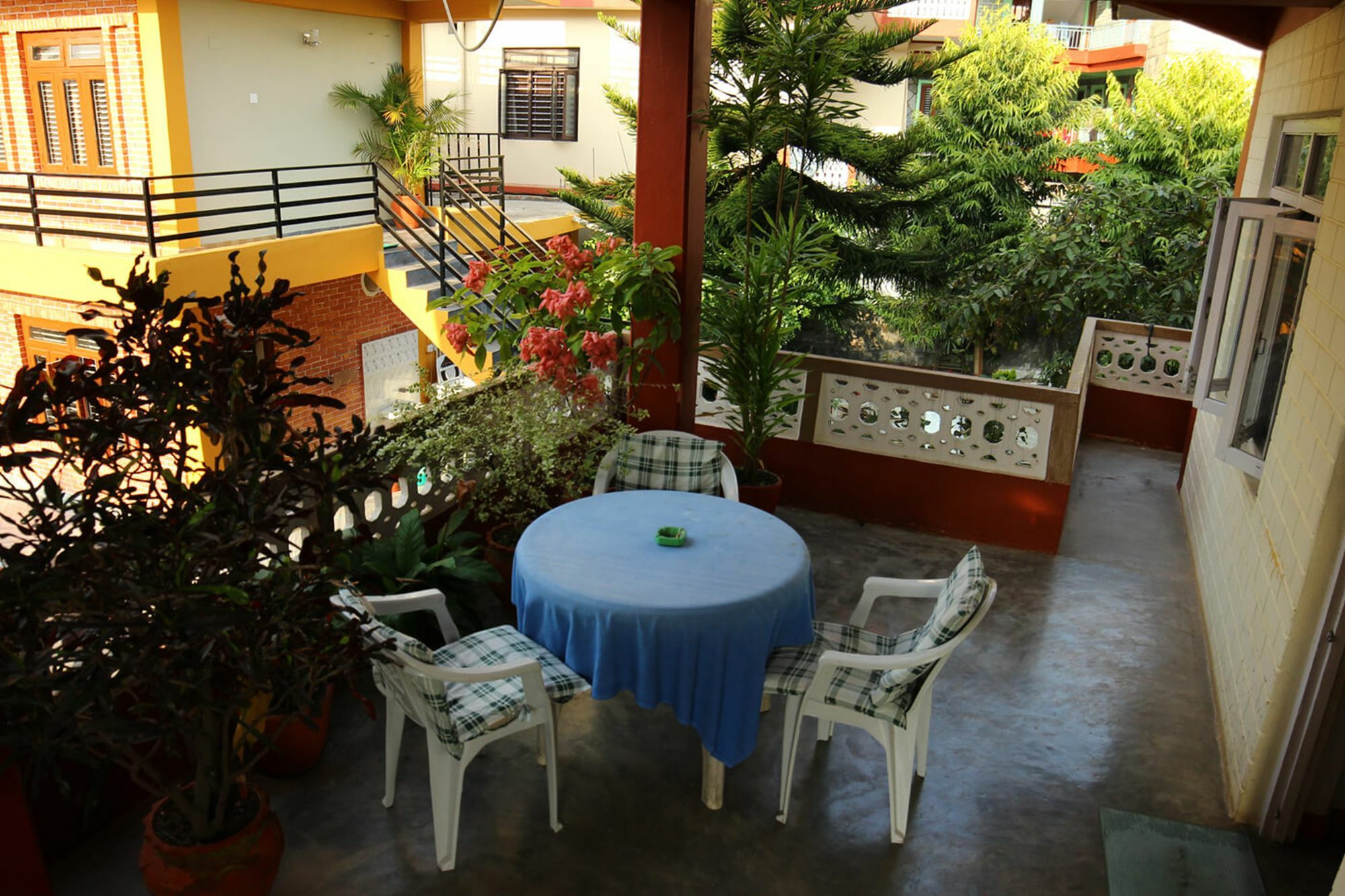 New Tourist Guest House Pokhara Exteriör bild