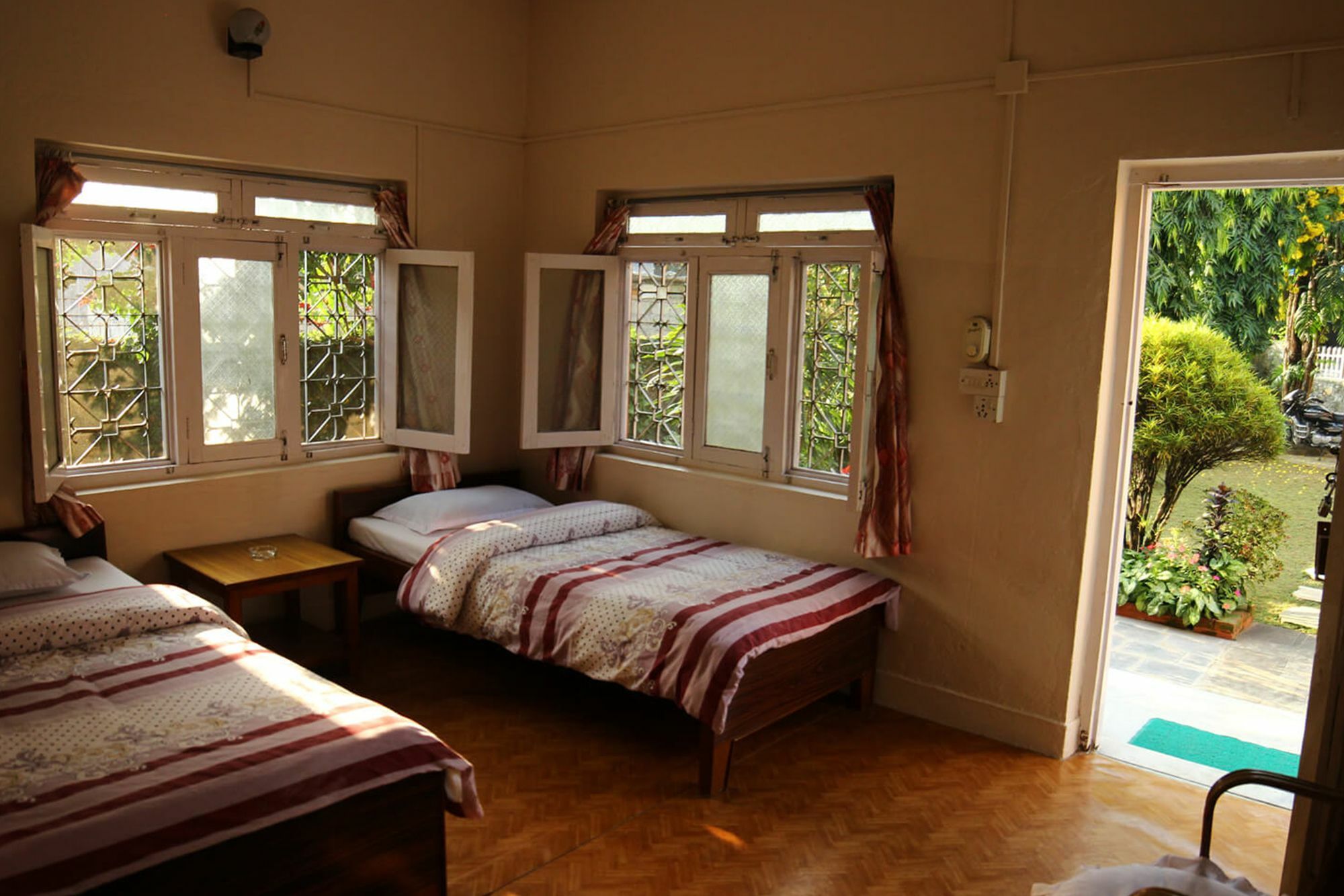 New Tourist Guest House Pokhara Exteriör bild