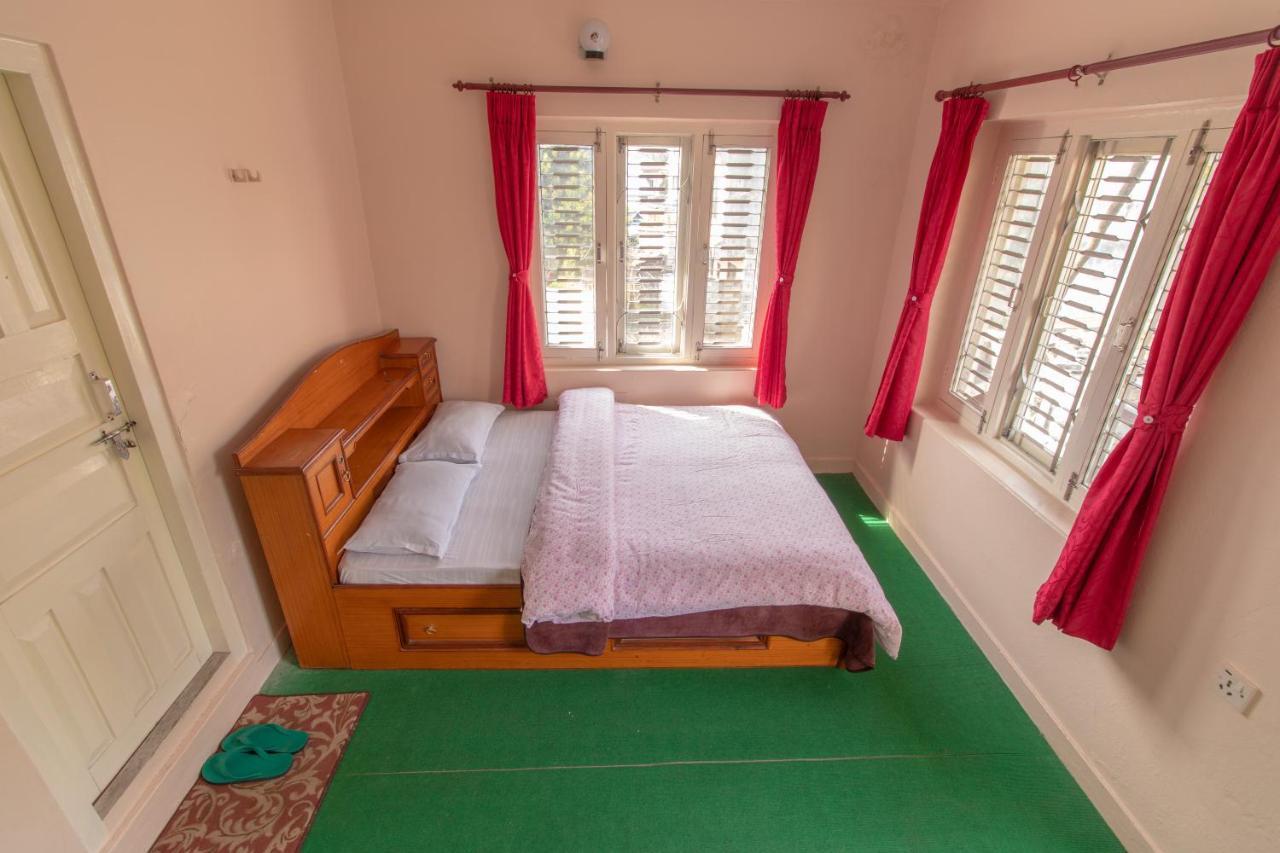 New Tourist Guest House Pokhara Exteriör bild