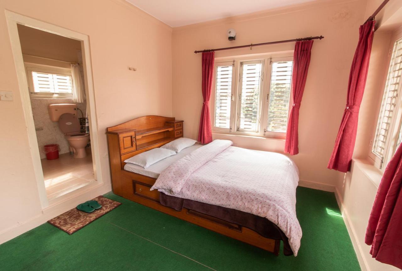 New Tourist Guest House Pokhara Exteriör bild