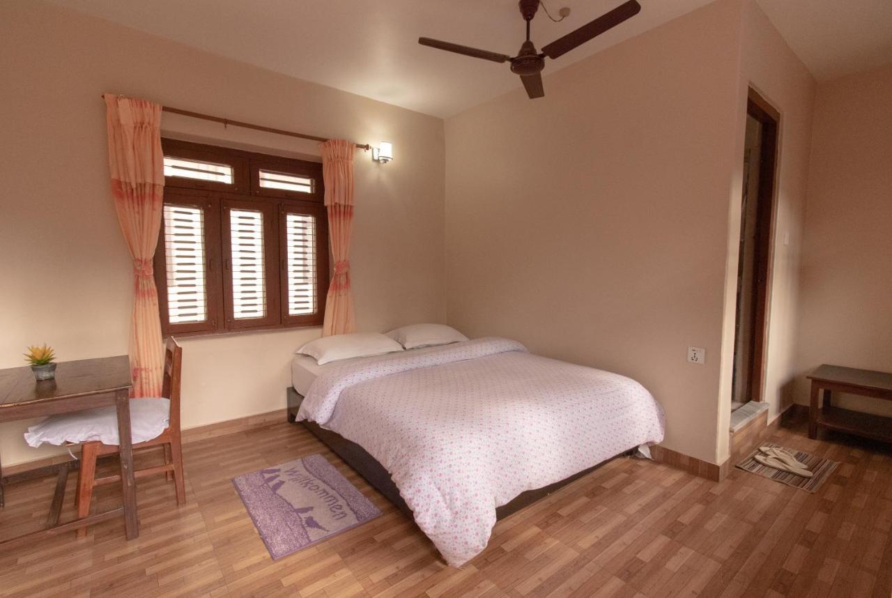 New Tourist Guest House Pokhara Exteriör bild