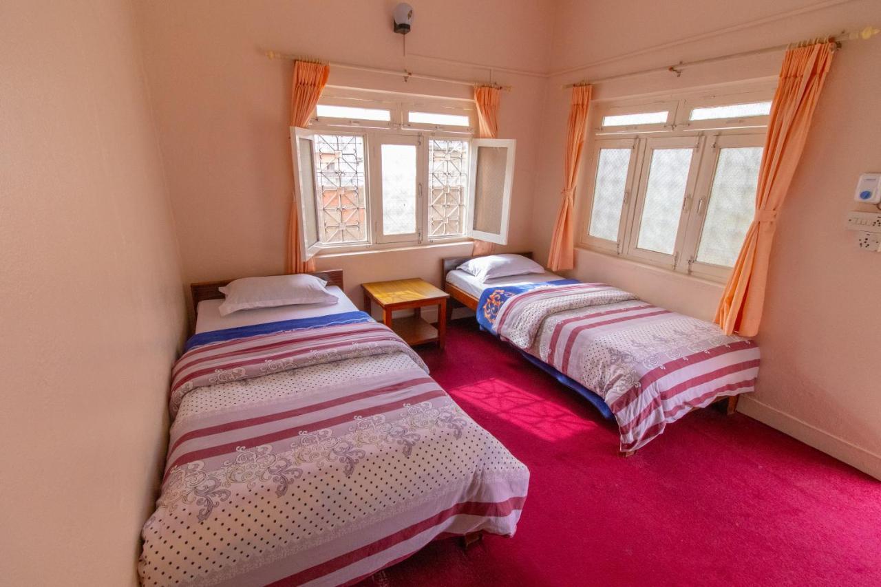 New Tourist Guest House Pokhara Exteriör bild